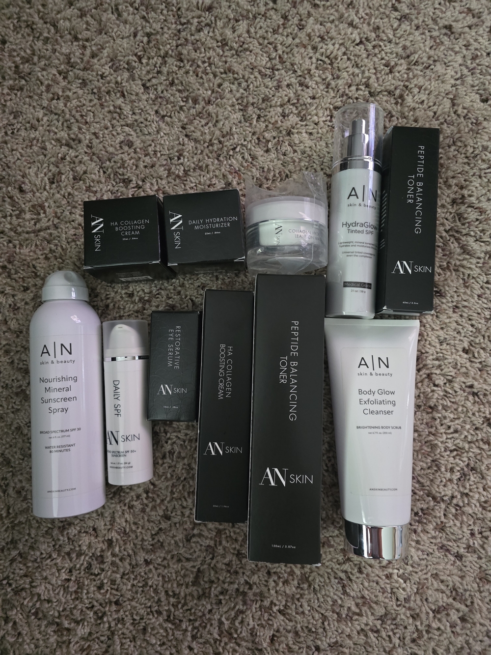 AN Skin & Beauty Skincare Set - White and Black Packaging